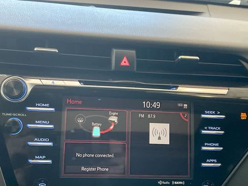 Used 2020 Toyota Camry SE image 16