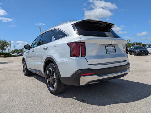 Certified 2025 Kia Sorento SX Prestige AWD/4WD image 6
