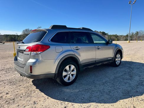 Used 2010 Subaru Outback 2.5i Limited w/ Protection Package 1A image 6