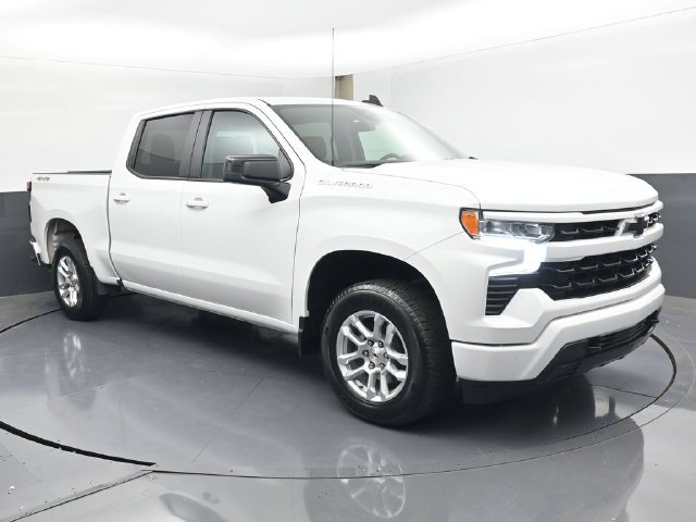 Used 2026 Chevrolet Silverado 1500 RST AWD/4WD image 2