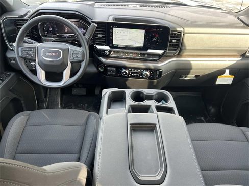 Used 2025 GMC Sierra 1500 Elevation image 13