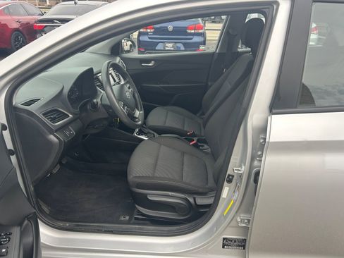 Used 2018 Hyundai Accent SE image 6