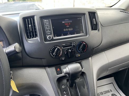 Used 2020 Nissan NV200 SV w/ Back Door Glass Package image 15