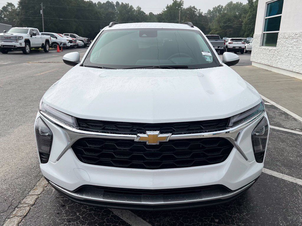 New 2026 Chevrolet Trax LT w/ Driver Confidence Package FWD image 5