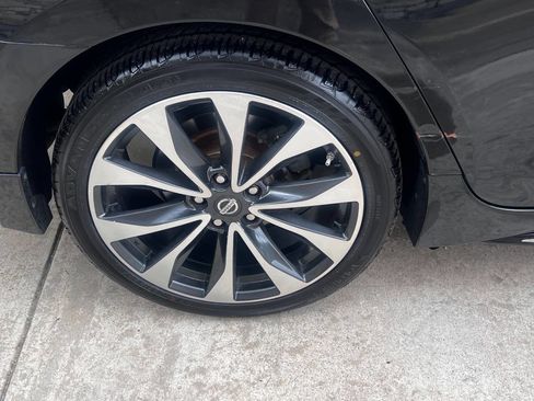 Used 2016 Nissan Maxima SR FWD image 10