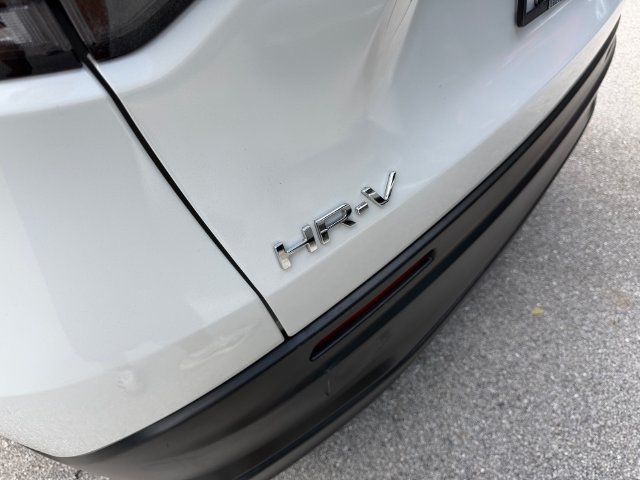 Certified 2025 Honda HR-V LX image 17