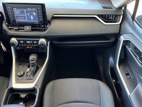 Used 2020 Toyota RAV4 LE w/ All Weather Liner Package AWD/4WD image 28