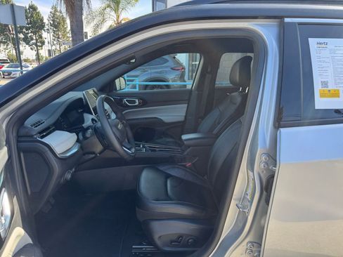 Used 2025 Jeep Compass Limited AWD/4WD image 28