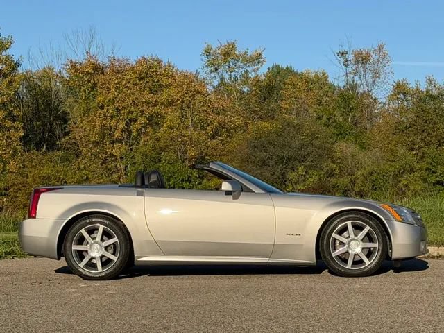 Used 2004 Cadillac XLR RWD image 34