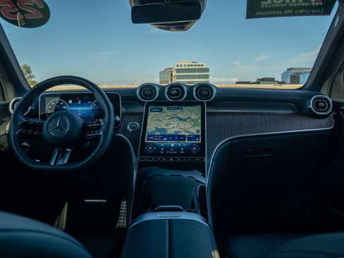 Certified 2025 Mercedes-Benz GLC 350e 4MATIC image 17