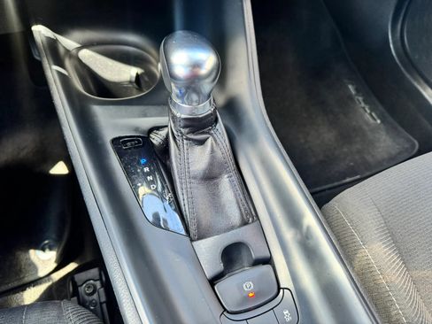 Used 2018 Toyota C-HR XLE FWD image 38