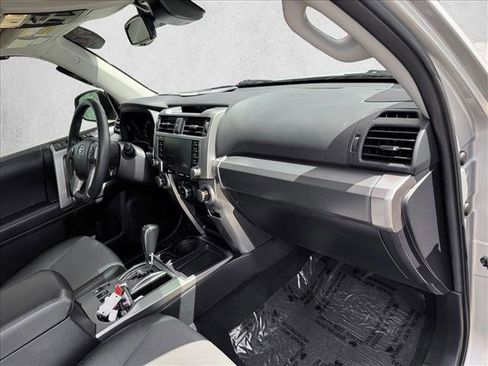 Used 2022 Toyota 4Runner SR5 Premium w/ Moonroof Package RWD image 21