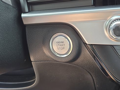 Certified 2025 Kia Telluride S image 30