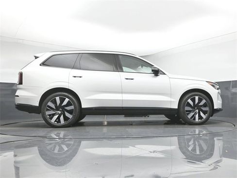 New 2025 Volvo EX90 Plus w/ Protection Package Premier image 40