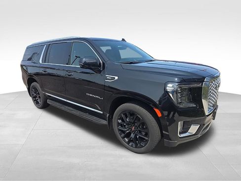 Used 2022 GMC Yukon XL Denali AWD/4WD image 1