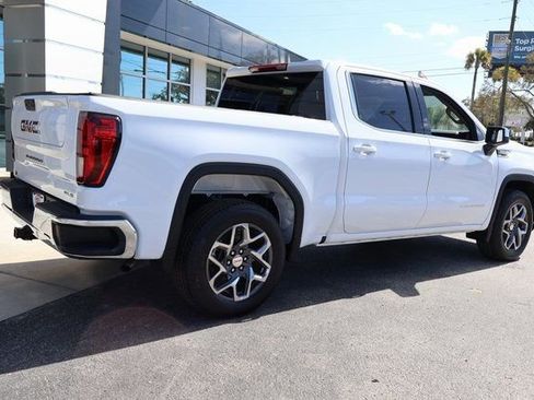 New 2026 GMC Sierra 1500 SLE image 8