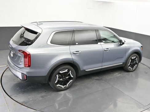 Used 2025 Kia Telluride S image 45