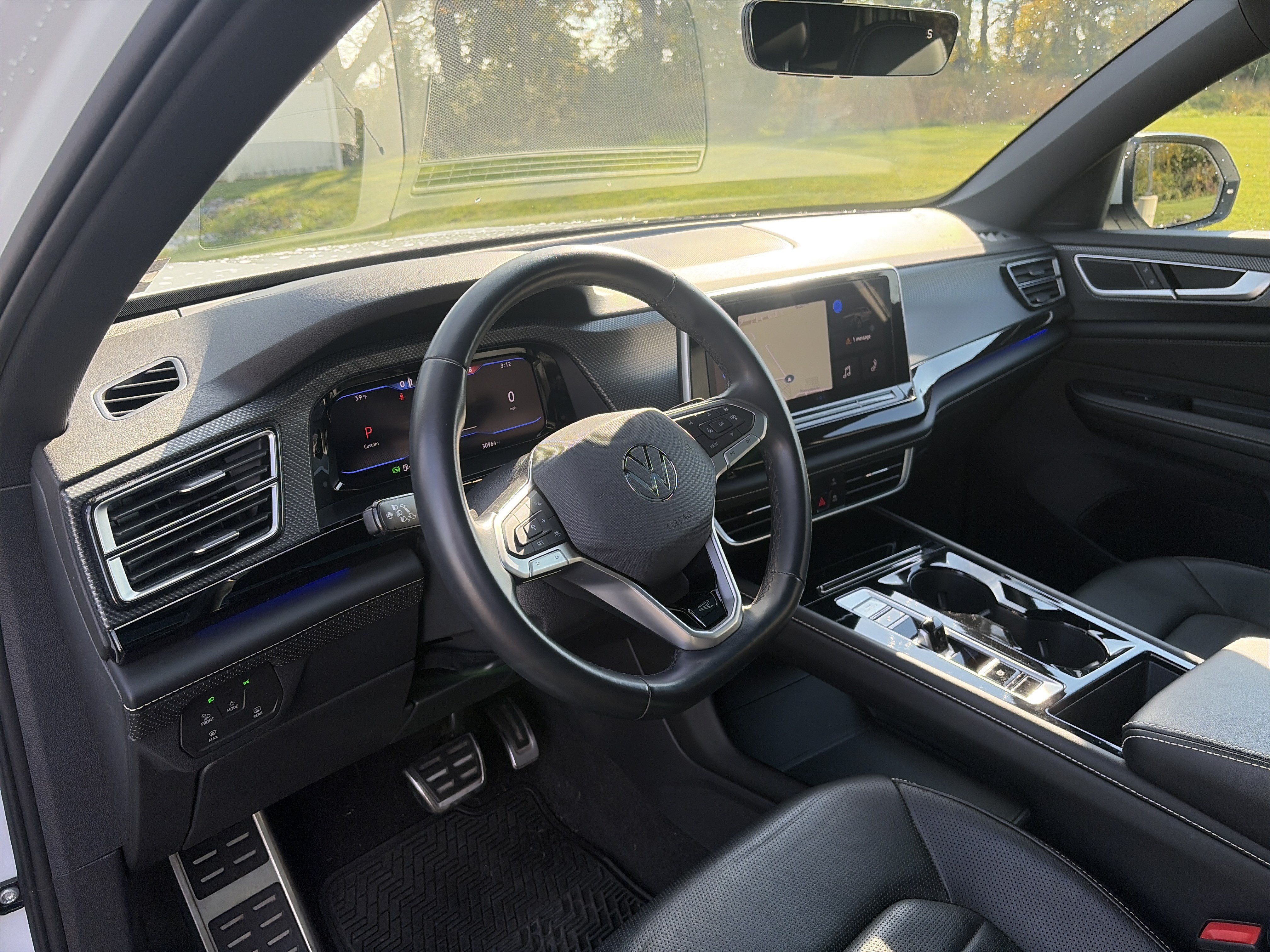 Certified 2024 Volkswagen Atlas Cross Sport SEL R-Line AWD/4WD image 15