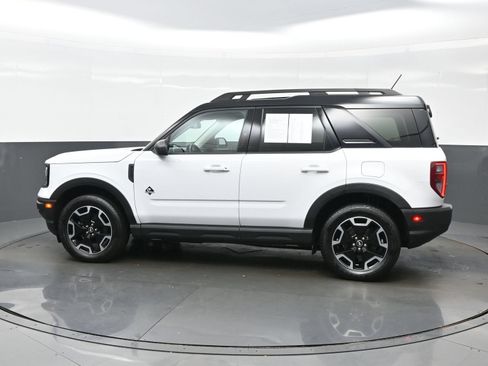 Used 2023 Ford Bronco Sport Outer Banks w/ Tech Package AWD/4WD image 3