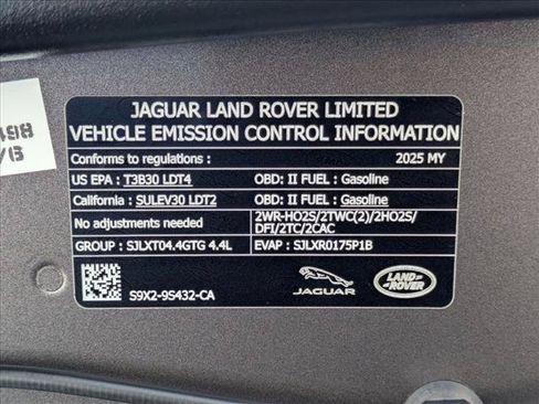 Certified 2025 Land Rover Range Rover SE AWD/4WD image 26