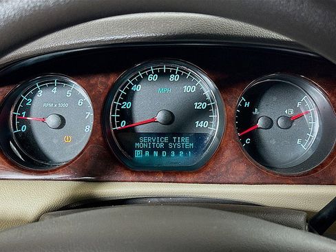 Used 2007 Buick Lucerne CX image 13