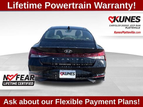 Used 2022 Hyundai Elantra SEL FWD image 8