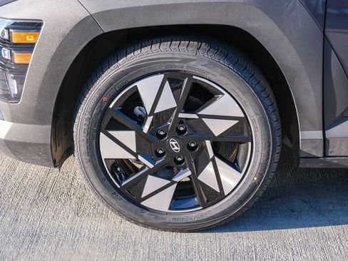 Used 2024 Hyundai Kona SEL FWD image 8