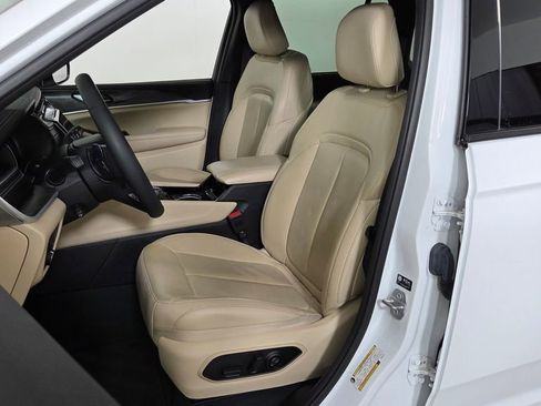 Used 2023 Jeep Grand Cherokee Limited w/ Luxury Tech Group II image 16