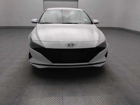 Used 2021 Hyundai Elantra SE image 14