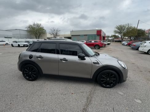 Used 2018 MINI Cooper S image 9