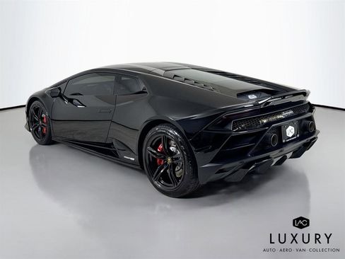 Used 2021 Lamborghini Huracan EVO image 8