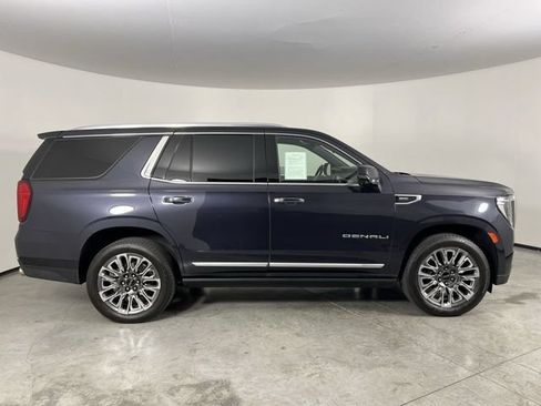 Used 2023 GMC Yukon Denali AWD/4WD image 9