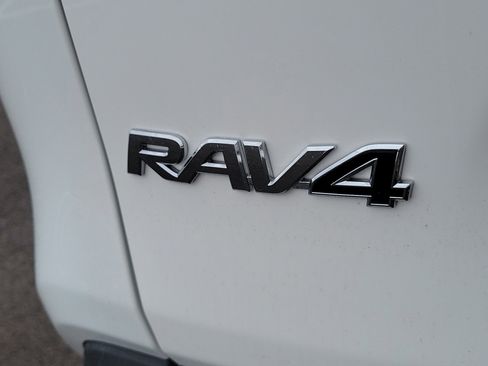 Used 2023 Toyota RAV4 LE image 6
