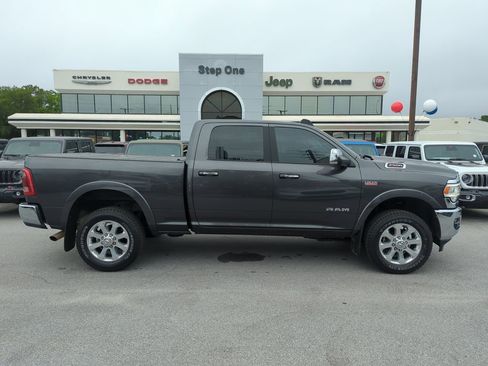 Used 2022 RAM 2500 Laramie AWD/4WD image 8