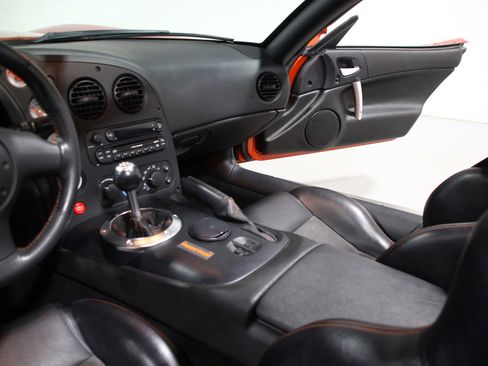 Used 2005 Dodge Viper SRT-10 w/ Copperhead Edition Group RWD image 48