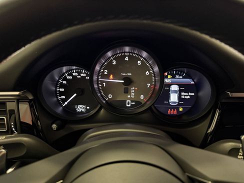 Certified 2023 Porsche Macan S image 21