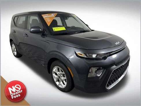Used 2022 Kia Soul LX w/ Technology Package image 1