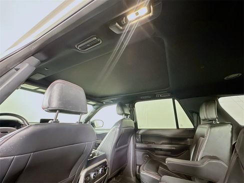 Used 2022 Ford Expedition Max Limited image 13