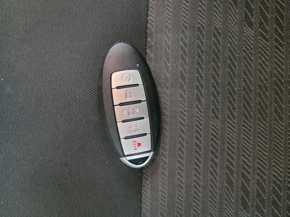 Used 2021 Nissan Versa SV FWD image 32