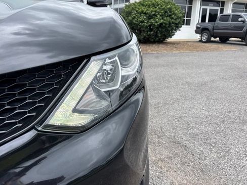 Used 2019 Nissan Rogue Sport SV FWD image 11