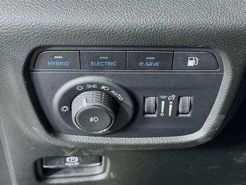 Used 2022 Jeep Grand Cherokee Limited 4xe w/ Luxury Tech Group II image 16