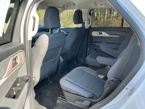 Used 2025 Ford Explorer Active image 22