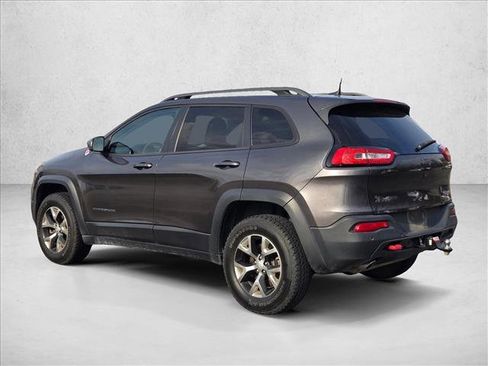 Used 2017 Jeep Cherokee Trailhawk image 8