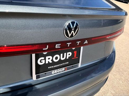 Used 2025 Volkswagen Jetta Sport FWD image 28