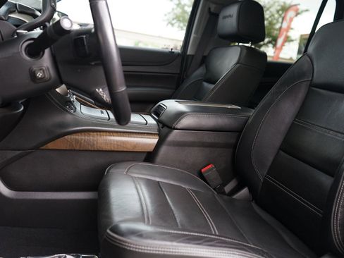 Used 2019 GMC Yukon Denali w/ Denali Ultimate Package image 23