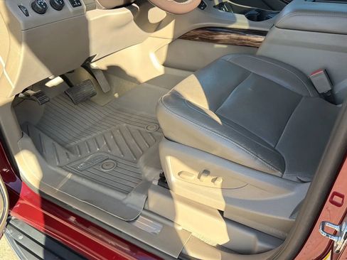 Used 2018 GMC Yukon SLT w/ Premium Edition image 98