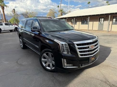 Used 2016 Cadillac Escalade ESV Premium image 4