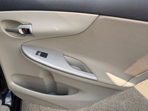 Used 2011 Toyota Corolla LE FWD image 20