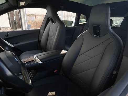 Used 2023 BMW iX xDrive50 w/ Ultimate Package 2 image 18