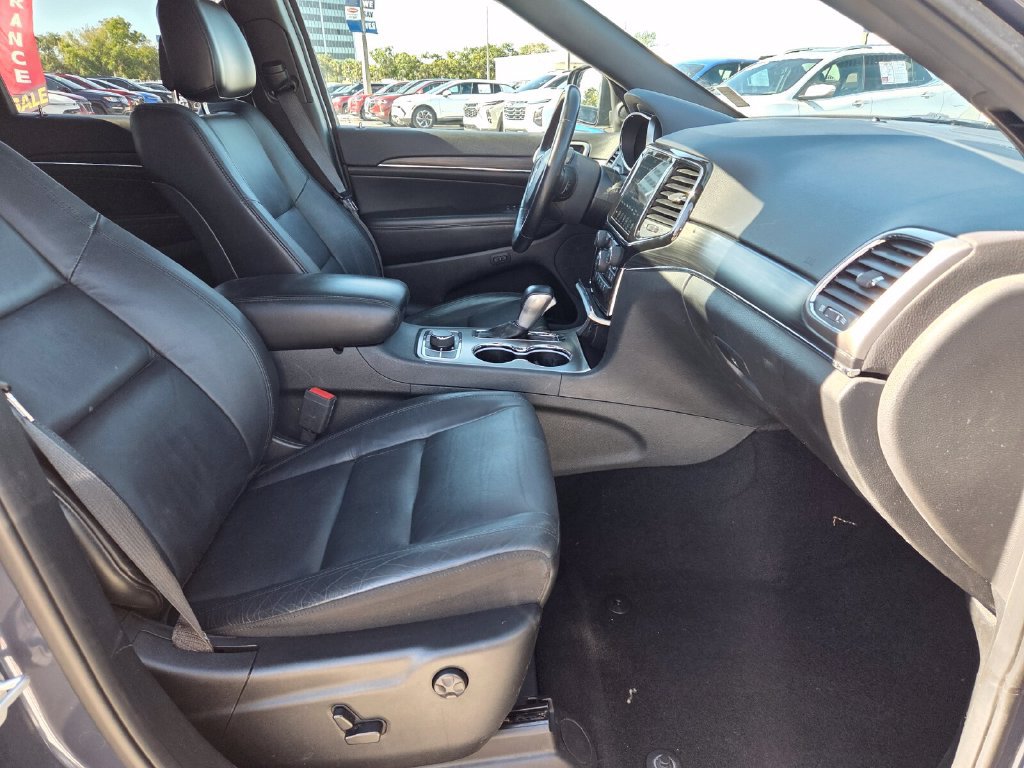 Used 2020 Jeep Grand Cherokee Limited AWD/4WD image 17